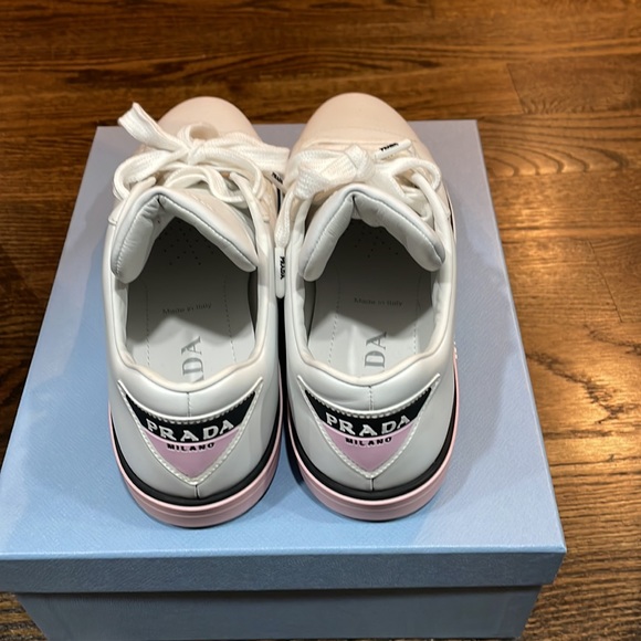 NIB: Prada Low top Leather Sneakers Size 40 - Picture 4 of 11